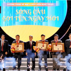 Xác lập kỷ lục 100 món ăn chế biến từ tôm hùm